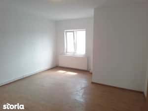 Vand apartament 2 camere semidecomandat et 4 60mp zona primaria — miniatura 6