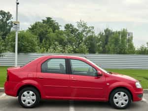 Dacia Logan , 72.000 km  , model Laureat , an 2009 — miniatura 3