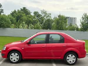 Dacia Logan , 72.000 km  , model Laureat , an 2009 — miniatura 4