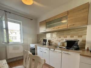 Apartament de vanzare, total decomandat, cu 4 camere, 79 mp, zona Giro