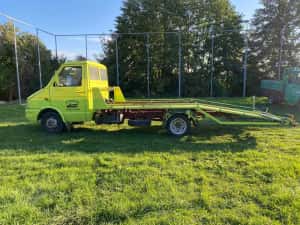 De vânzare șasiu Iveco Daily 35-12 cu platformă pentru transport auto.