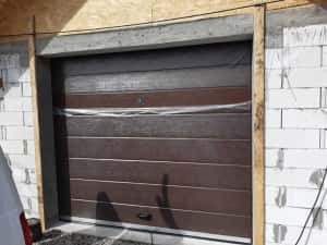 uși  de garaj rezidențiale cu cu ușa incadrata — miniatura 3