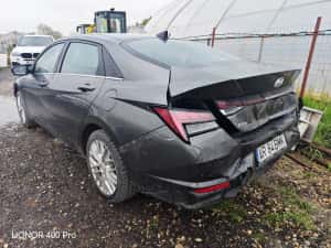 Hyundai elantra 2022 avariat 40000 km reali perfect funcțională — miniatura 4