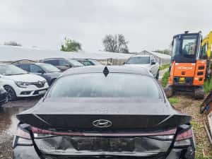 Hyundai elantra 2022 avariat 40000 km reali perfect funcțională — miniatura 5