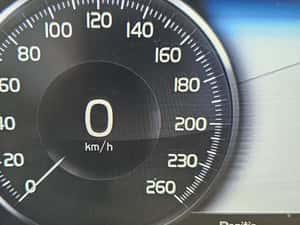 Volvo XC40 163 CP Automată - 75.263 km - Alb