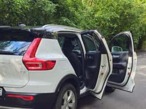 Volvo XC40 163 CP Automată - 75.263 km - Alb — miniatura 4