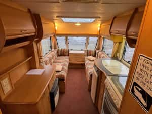 Rulota Swift Charisma 2002 neinmatriculata in stare foarte buna Off camping boiler gaz, acumulator baie mare cabina dus plastic, totul functional — miniatura 3