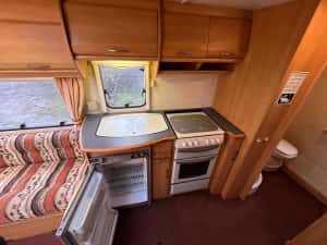 Rulota Swift Charisma 2002 neinmatriculata in stare foarte buna Off camping boiler gaz, acumulator baie mare cabina dus plastic, totul functional — miniatura 5
