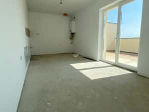 Penthouse 3 camere, decomandat, 81 mp utili, etaj 3 -zona Torontalului — miniatura 8