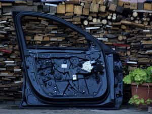 Ușa stânga față Mercedes C CLASS W205 negru C197 2014-2021 — miniatura 3