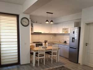 Apartament 3 camere, 65 mp, zonă deosebită, balcon și parcare inclusă
