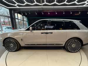 Rolls-Royce Cullinan 2019, 571 cp, 46.973 km — miniatura 7