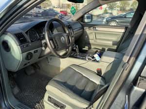 Volkswagen Touareg SUV 2005 — miniatura 3