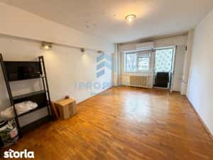 Piata Victoriei - Titulescu | 2 camere | Etaj 1 | Bloc 1980 | Balcon i — miniatura 4