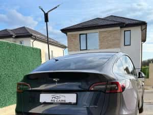 Tesla Model Y — miniatura 4