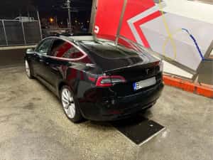 Tesla Model 3 Long Range 2020 — miniatura 9