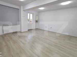 Apartament 2 camere ,loc de parcare + boxa , zona 9 mai — miniatura 2
