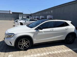 Mercedes-Benz GLA 180 - 16.400 EUR — miniatura 6