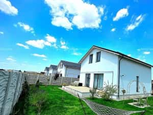 Locuință P+M în zona Bulevardului 1 Mai 4 Camere Spațioase — miniatura 2