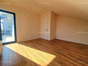 Locuință P+M în zona Bulevardului 1 Mai 4 Camere Spațioase — miniatura 6