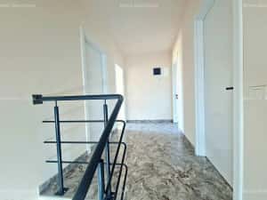 Locuință P+M în zona Bulevardului 1 Mai 4 Camere Spațioase — miniatura 9