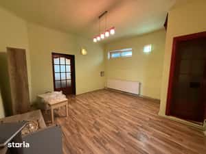 Apartament la curte comuna, 2 camere, 48 mp utili si teren comun 550 m — miniatura 4