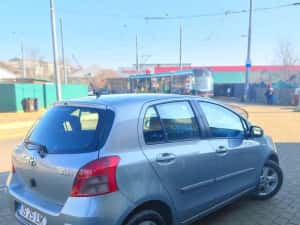 Toyota Yaris Automata , 1.3 benzina ! 88000 km reali ! Full — miniatura 6