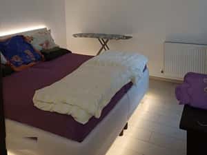 Închiriez apartament 2 camere — miniatura 1