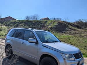 Vând Suzuki Grand Vitara, ediție Limited, an fabricație 2010 — miniatura 5