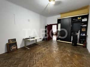 Apartament si garsoniera cu 4 camere 2 bai 109 mp Centrul Istoric — miniatura 4