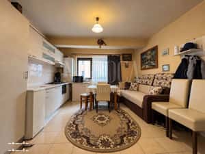 Apartament 3 camere de vanzare in Floresti