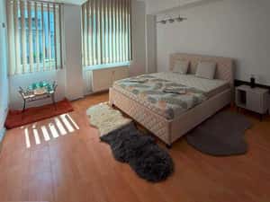 Central bachelor apartment for rent. Parking included. — miniatura 2