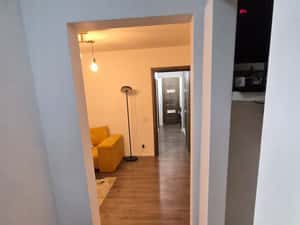Apartament 3 camere - 150m Metrou Titan - 70 mp - renovat — miniatura 3