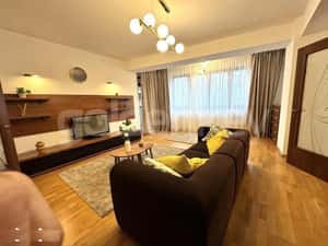 Apartament spatios cu 3 camere | garaj