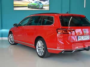 Volkswagen Passat Automată 218 HP Hibrid - 2020 — miniatura 4
