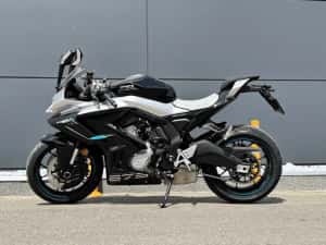 Motocicleta CFMOTO 675SR R '26