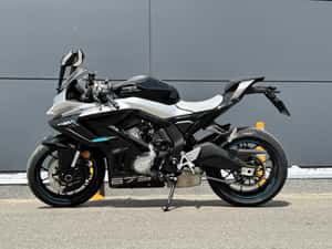 Motocicleta CFMOTO 675SR R '26 — miniatura 7