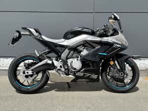 Motocicleta CFMOTO 675SR R '26 — miniatura 9
