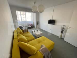 Apartament 3 camere,decomandat ,70 mp,zona Centru ,Blaj — miniatura 1