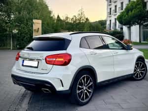 Mercedes Benz GLA 220d 4-Matic AMG Pack ! — miniatura 7