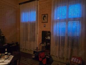 Vand ap 2 camere si dep, ultracentral , la curte comuna , 3 geamuri front stradal , reabilitata ext — miniatura 9