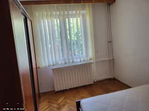 Proprietar închiriez apartament 4 camere — miniatura 2