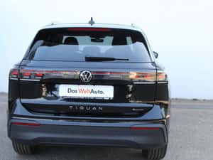 VOLKSWAGEN TIGUAN – SUV modern, perfect pentru familie — miniatura 3