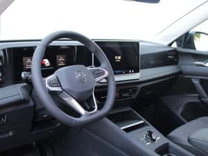 VOLKSWAGEN TIGUAN – SUV modern, perfect pentru familie — miniatura 6