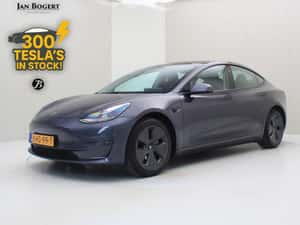 Tesla Model 3 Berlină, 91.257 km, electric, 351 cp