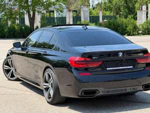 BMW Seria 7 750i xDrive Edition Exclusive M-sport — miniatura 3