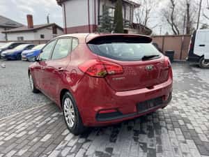 Kia cee'd 1.4 benzină 101 cp, vehicul second-hand — miniatura 2