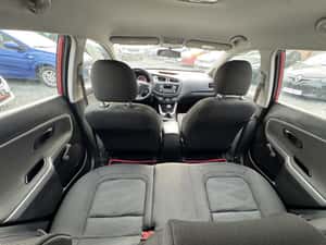 Kia cee'd 1.4 benzină 101 cp, vehicul second-hand — miniatura 7