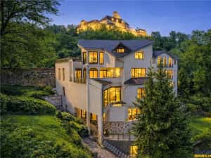 Castelariu:spectacol panoramic,locatie prestigioasa,exclusivist confort,Central, Brasov — miniatura 1