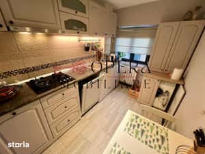 Apartament 3 camere, de inchiriat pentru 2 luni, zona Ultracentrala — miniatura 5